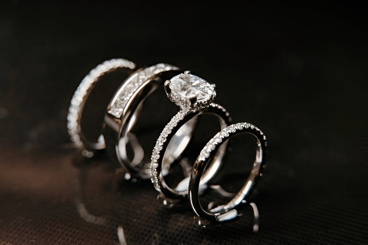 Custom vs Traditional Engagement Rings: Which One Should You Choose?