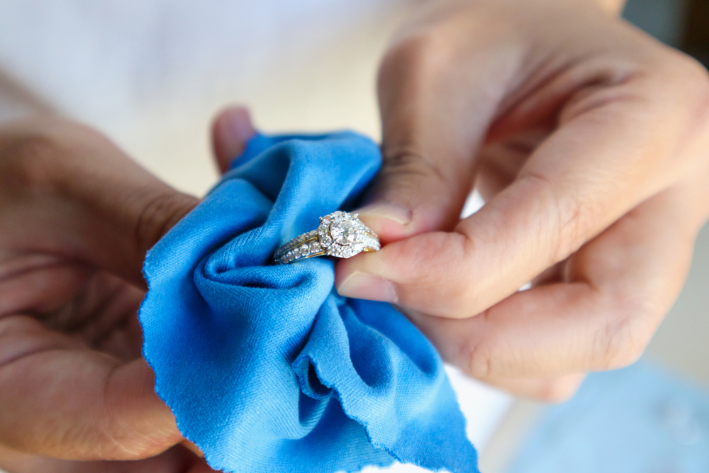 How to Clean Your Diamond Jewellery at Home: A Step-by-Step Guide to Restoring Sparkle