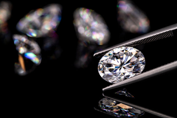 Why Oval-Cut Diamonds Are Taking Over Engagement Rings