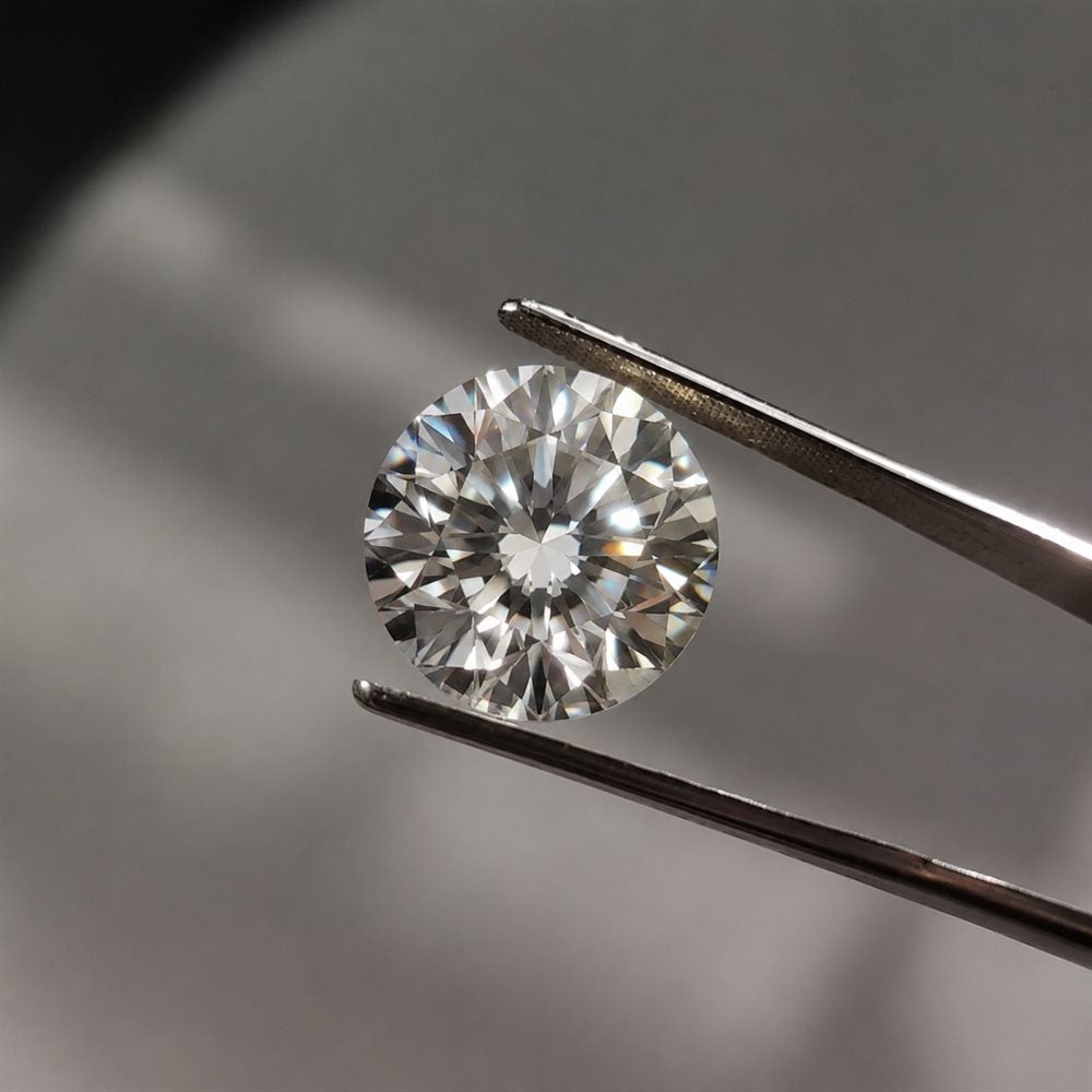4CT Round Cut Moissanite D-F | VVS | NA Certified